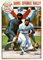 1964 Topps Baseball Cards      137     World Series Game 2-Willie Davis